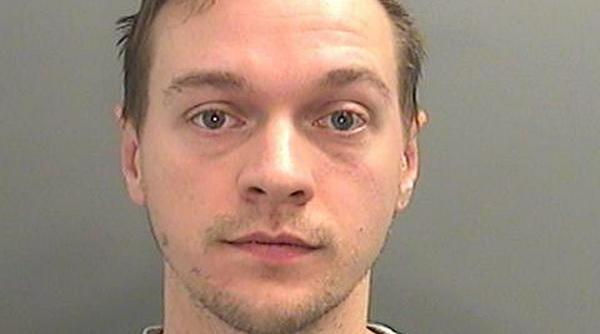 un homosexual a fost condamnat la inchisoare pe viata dupa ce si a ucis fiica adoptiva