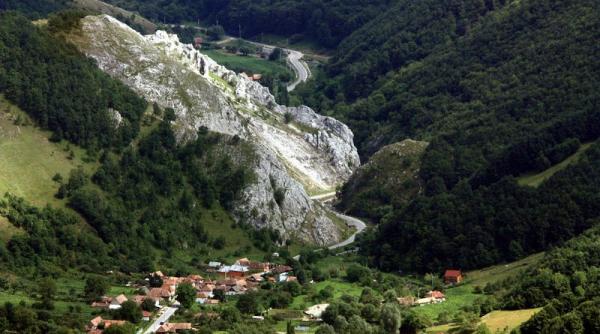 momente de panica in semenic doi barbati care au plecat sa culeaga bureti sunt de negasit