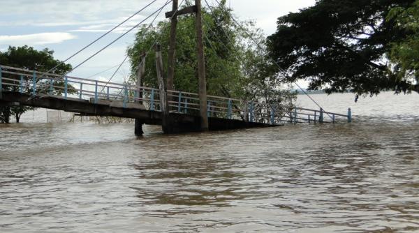 peste 100 de victime in urma inundatiilor din vietnam