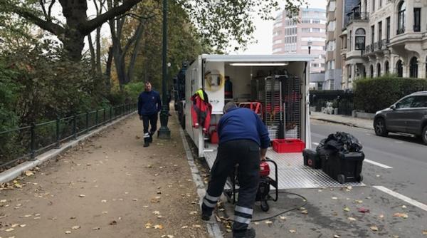 27 de safe uri descoperite pe fundul mai multor iazuri de langa bruxelles