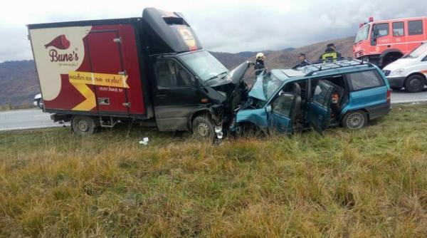 accident cumplit pe dn 6 intre slatina timis si ilova 3 oameni au murit iar 2 sunt grav raniti