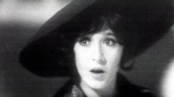 anda calugareanu celebrata printr un spectacol la teatrul constantin tanase