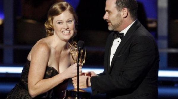 o scenarista care a lucrat la mad men il acuza pe creatorul serialului de hartuire sexuala