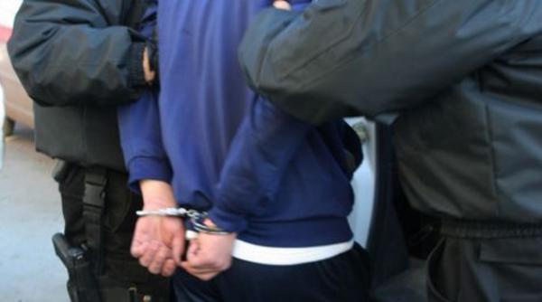 prahova barbat de 61 de ani arestat pentru pornografie infantila si act sexual cu un minor