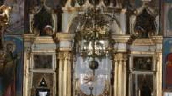 unicineuropa singurul lacas de cult din europa care imbina stilurile ortodox si catolic se afla in botosani