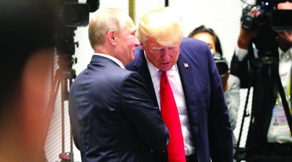 trump vrea sa impace capra cia si varza kgb