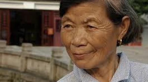 china femeile in varsta nu mai au voie sa danseze pe langa cimitire sau pe terenuri de baschet