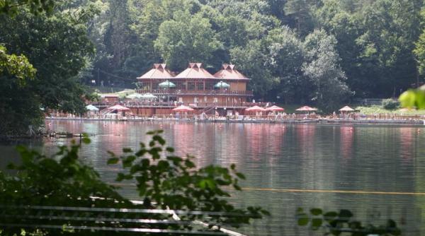 lacul ursu si arboretele de pe saraturi