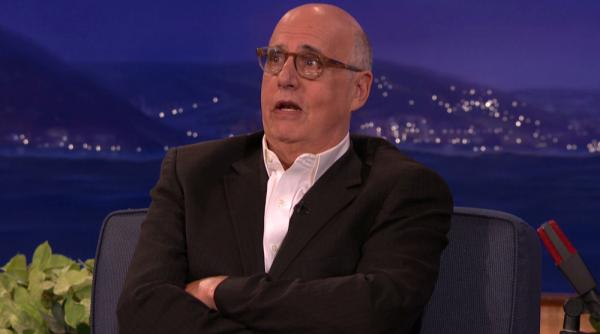 actorul jeffrey tambor acuzat de hartuire sexuala de actrita transsexuala trace lysette din serialul transparent
