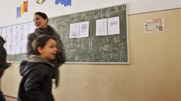 manualele nu au ajuns pe bancile copiilor nici acum ce a promis ministrul pop