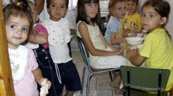 studiu alarmant copiii din romania sunt cei mai expusi riscului saraciei si excluziunii sociale din ue