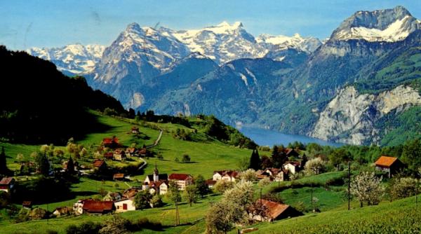 incredibil un sat din elvetia ofera 70 000 de franci familiilor care vor sa se mute acolo