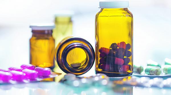 inghitim antibiotice cu pumnul si excelam la microbi rezistenti