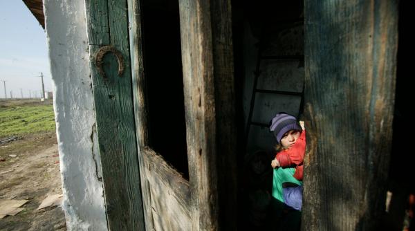 jumatate dintre copiii din romania in risc de saracie