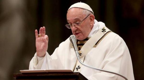 papa francisc ii critica pe cei care folosesc telefonul mobil la volan