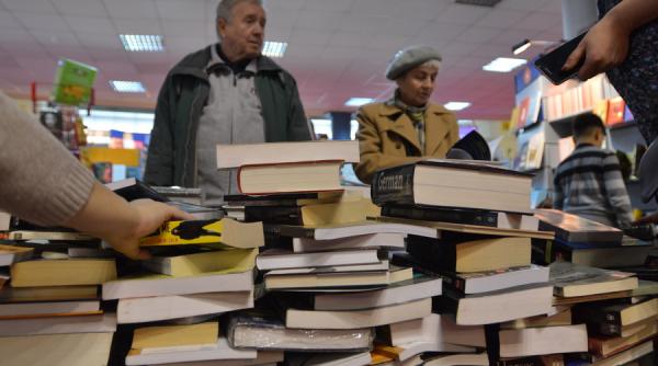 a inceput targul de carte gaudeamus cu ce oferte si noutati vin editurile