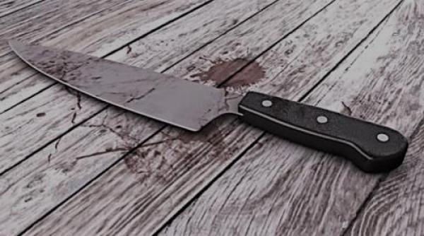 atac sangeros la iasi o mama internata in spital cu bebelusul ei a fost injunghiata de iubit chiar in salon