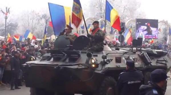 parada militara de ziua nationala la alba iulia cu 1 200 de militari si 120 de mijloace tehnice