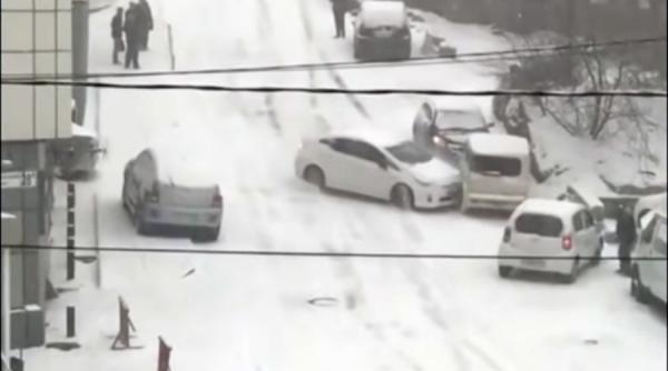 video in rusia cu siguranta iarna nu i ca vara soferii din vladivostok prinsi pe picior gresit