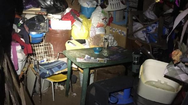 video conditiile atroce in care era tinuta romanca eliberata din sclavie de politistii italieni