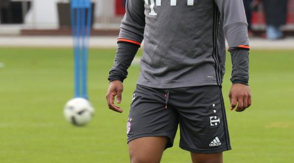 juventus a activat optiunea de cumparare a lui douglas pentru 46 milioane euro