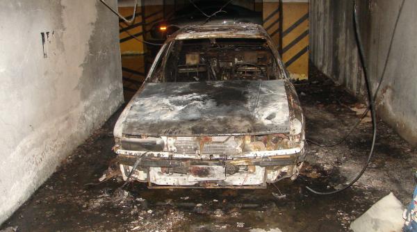 alba o persoana a fost gasita carbonizata intr o masina