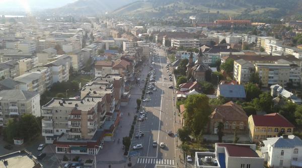 explozie intr un apartament din piatra neamt o persoana a fost ranita si alte 20 evacuate