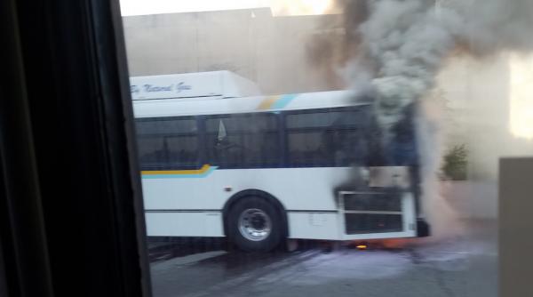 trei tineri arsi in incendiul unui autobuz