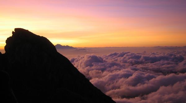 amenintarea unei eruptii masive este din ce in ce mai mare in bali