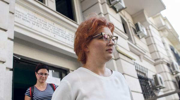 fiica lui traian basescu doneaza 100 000 e unei firme fara activitate