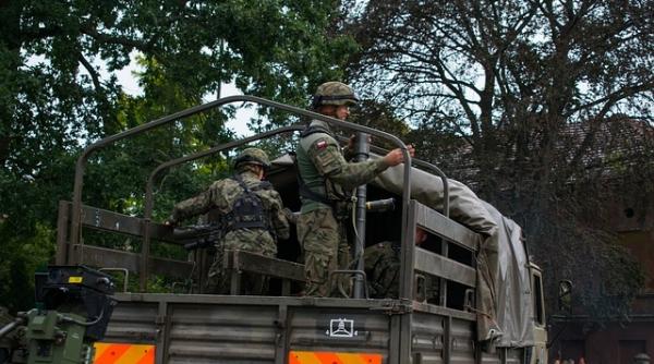 in caz de razboi rusia isi va invinge toti vecinii dar nu si china