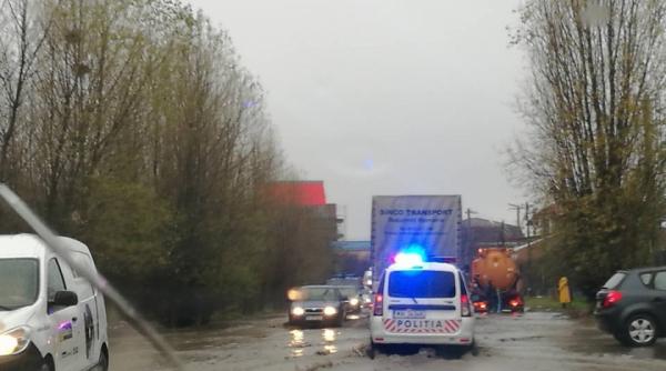 situatie alarmanta centura bucuresti a fost inundata in urma ploilor iar politia a deviat circulatia