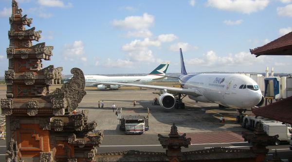 aeroportul international din bali a fost redeschis