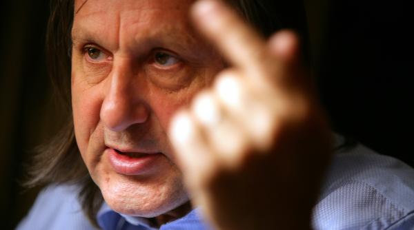 ilie nastase suparat ca nu a fost lasat la tribuna oficiala de la arcul de triumf