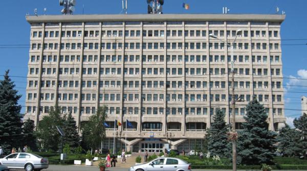 cum au reusit prietenii lui basescu de la luxten sa faca 100 de milioane de euro din contracte cu statul in ultimii zece ani