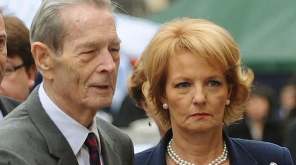 cine il urmeaza pe regele mihai i la conducerea casei regale