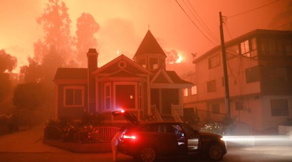 incendiu de vegetatie in california 27 000 de persoane evacuate din calea flacarilor