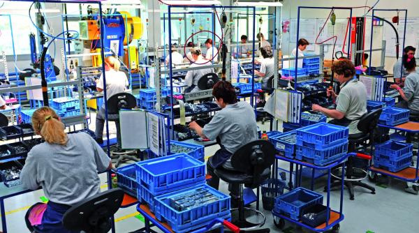 sindicatele 2 0 patronii la mana muncitorilor