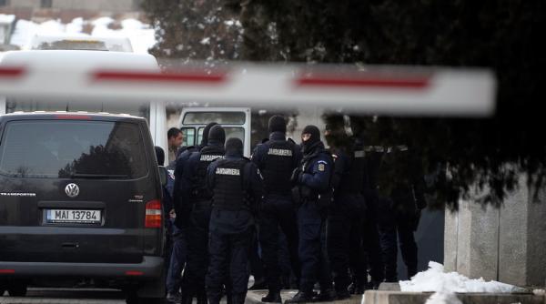 trei politisti si un jandarm retinuti dupa ce au bagat in spital mai multi tineri