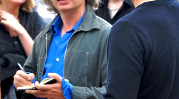 dexter fletcher va regiza filmul biografic despre freddie mercury dupa concedierea regizorului bryan singer