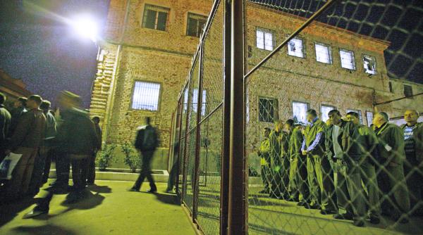 angajatii din penitenciare speriati de moarte de recursul compensatoriu