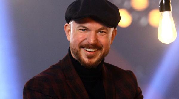 jeremy ragsdale despre experientele traite la x factor ma intrebam daca am dreptul sa primesc un scaun mai ales ca nu sunt roman