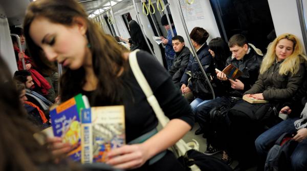 metrorex si ratb introduc la vanzare incepand de duminica biletul unic de calatorie pentru o ora