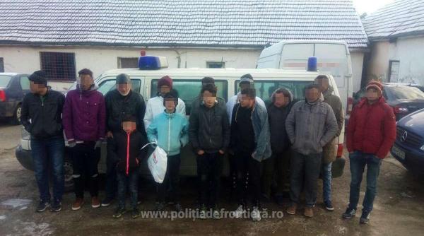 cetateni afro asiatici calauziti de un roman depistati si opriti cand voiau sa treaca ilegal in ungaria