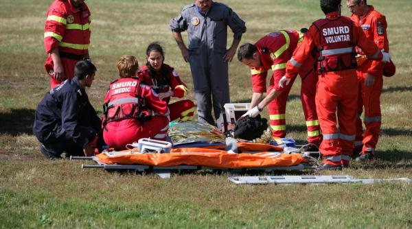 tanar injunghiat de mai multe ori in abdomen transportat de urgenta cu elicopterul smurd