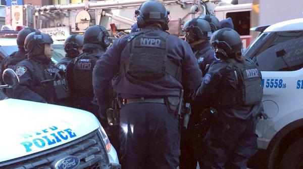 video autorul deflagratiei de la new york retinut de politisti imagini din timpul exploziei