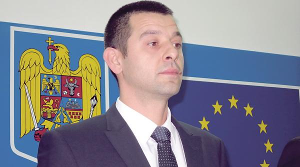 finul premierului expert in afaceri pe bani publici