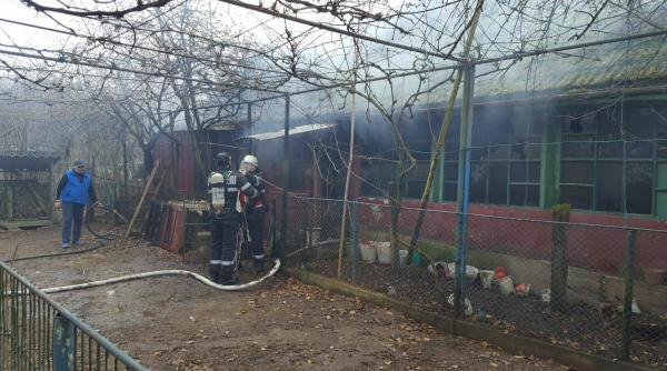 pompierii au descoperit trupul carbonizat al unui barbat dupa stingerea unui incendiu