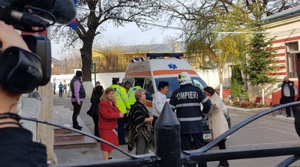 alerta un microbuz a intrat in multime pe un trotuar din buzau