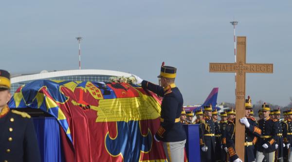 presedintele camerei deputatilor la castelul peles liviu dragnea a adus un ultim omagiu regelui mihai